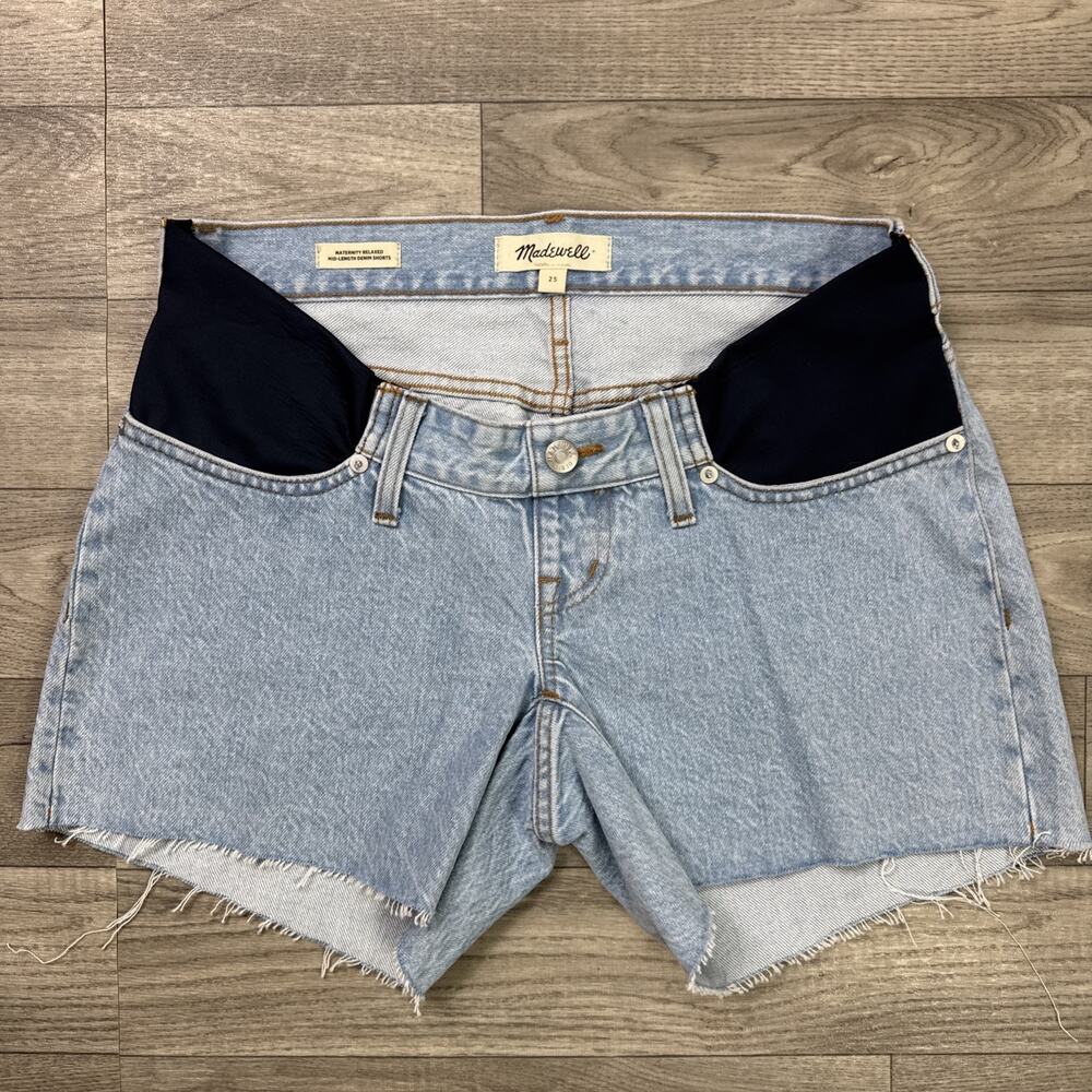 Madewell Maternity Relaxed Mid Length Denim Shorts Frayed Hem Light wash sz 25